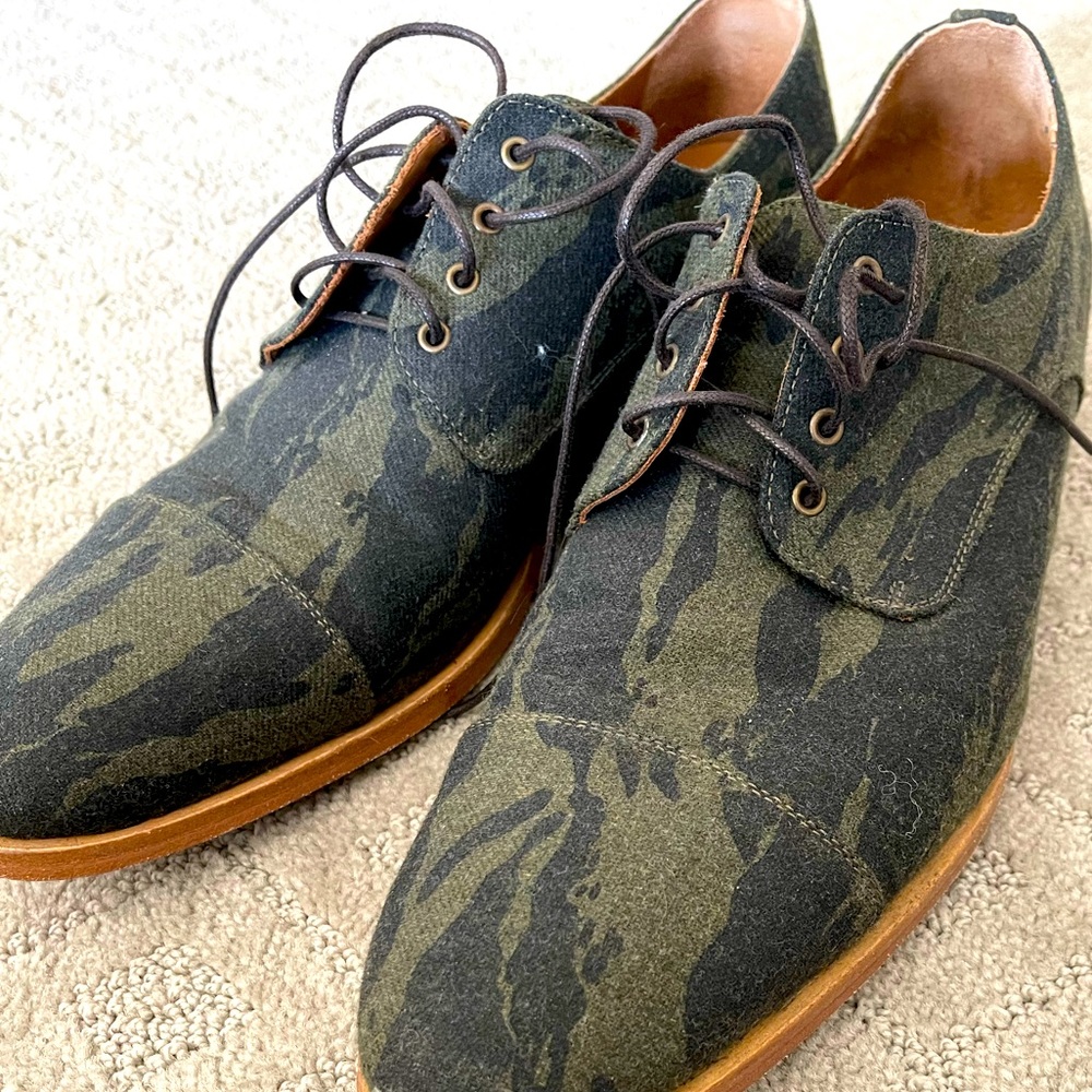 43 size taft camo green derby dress shoes